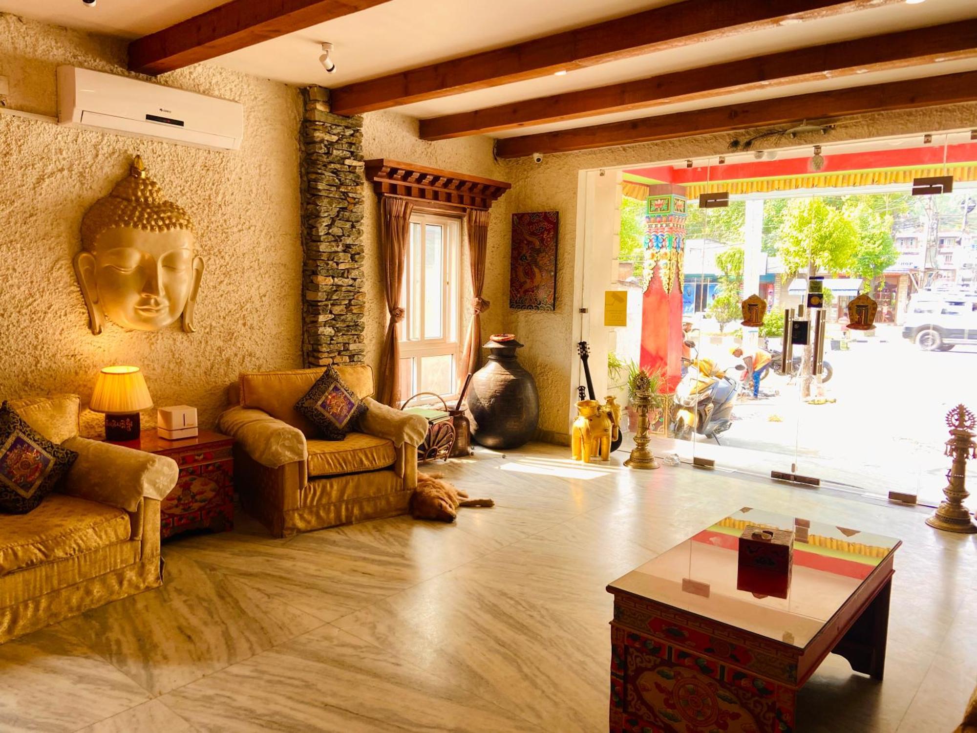 Three Jewels Boutique Hotel Pokhara Exteriör bild