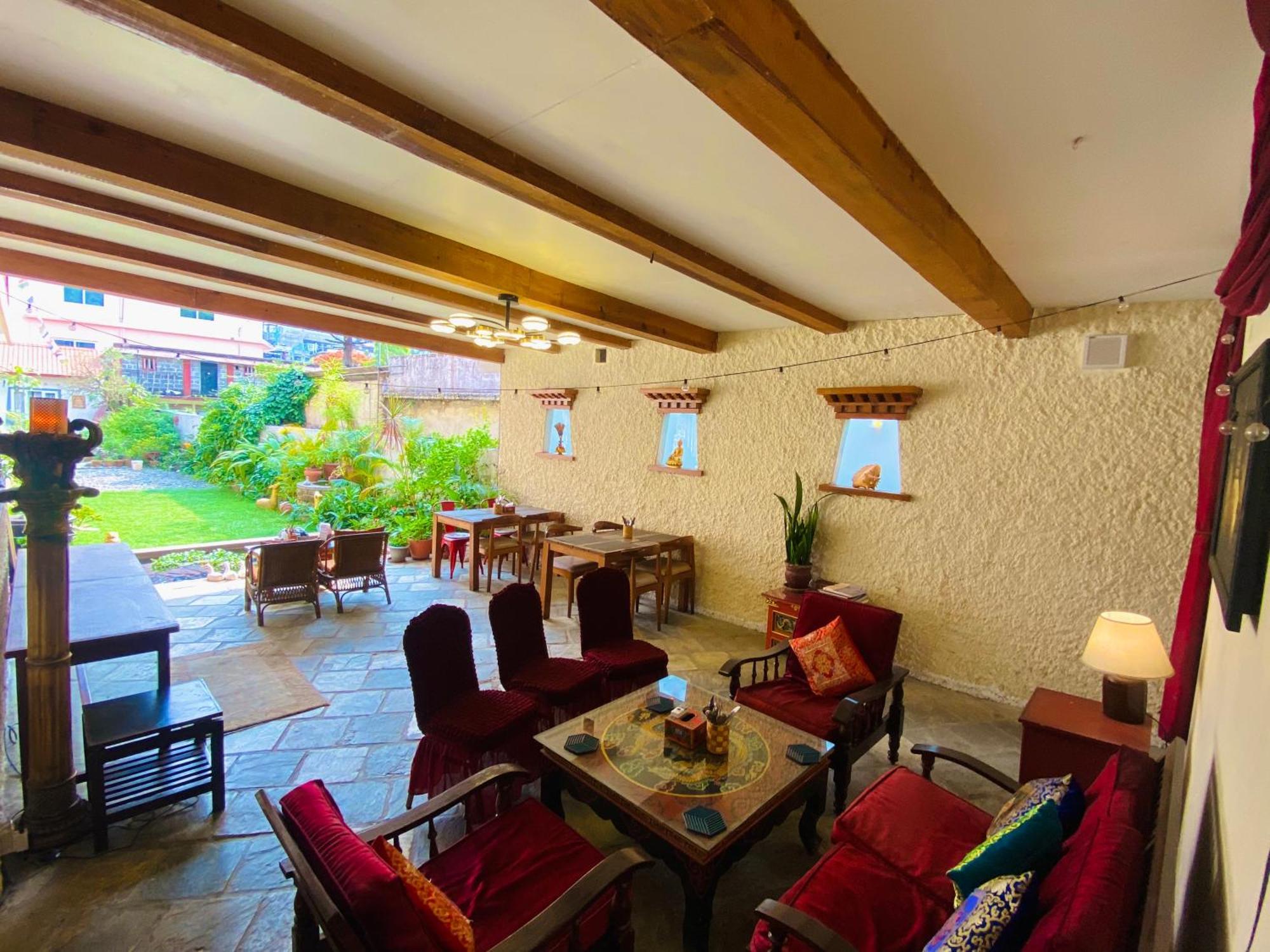 Three Jewels Boutique Hotel Pokhara Exteriör bild