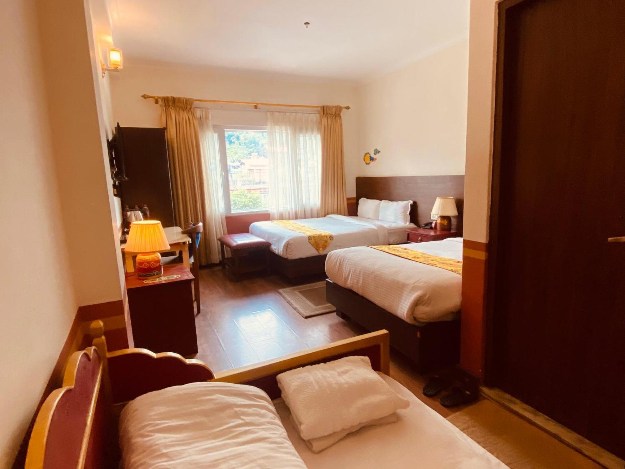 Three Jewels Boutique Hotel Pokhara Exteriör bild