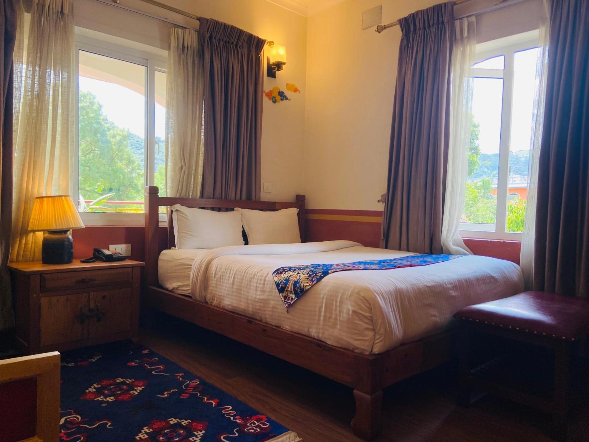 Three Jewels Boutique Hotel Pokhara Exteriör bild