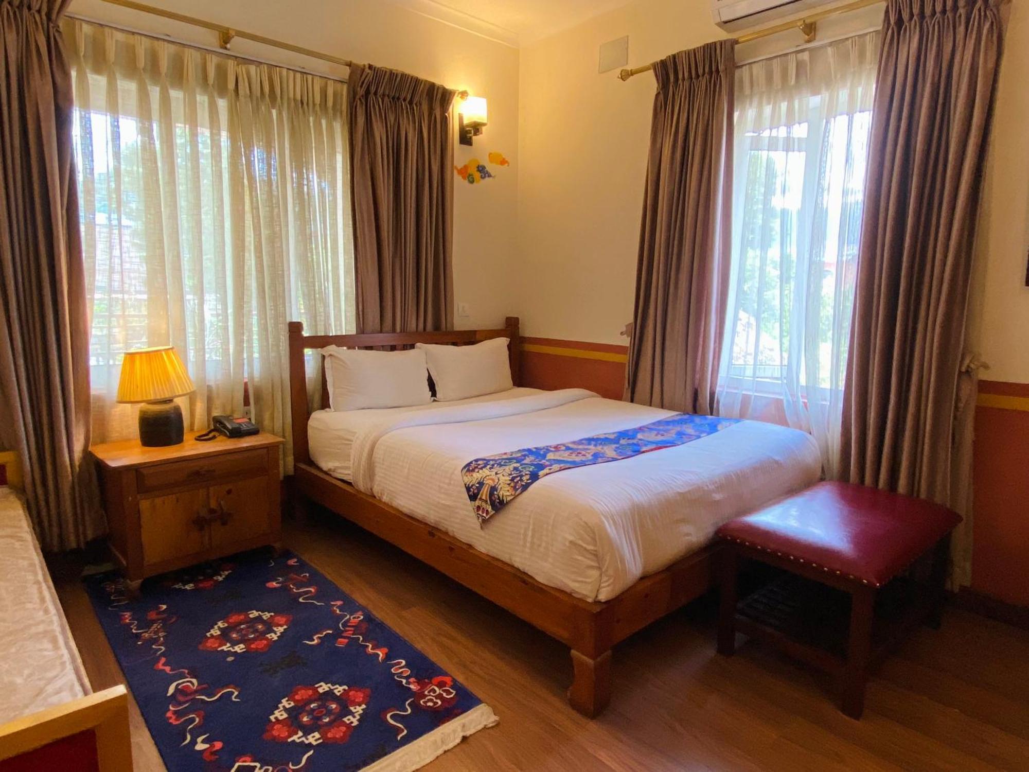 Three Jewels Boutique Hotel Pokhara Exteriör bild