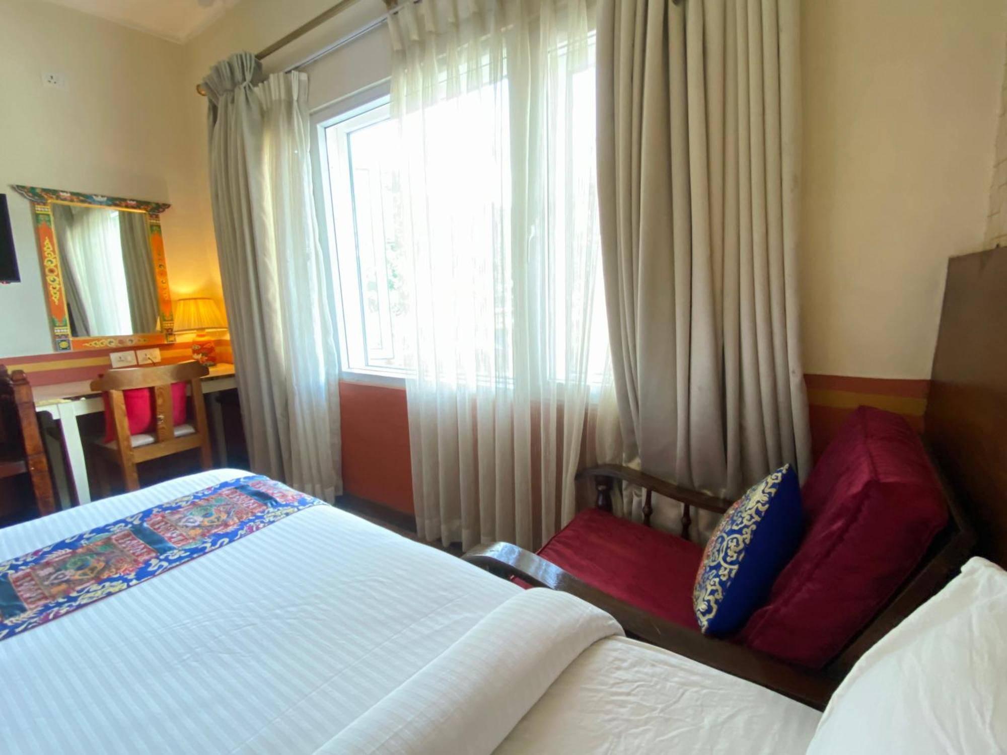 Three Jewels Boutique Hotel Pokhara Exteriör bild