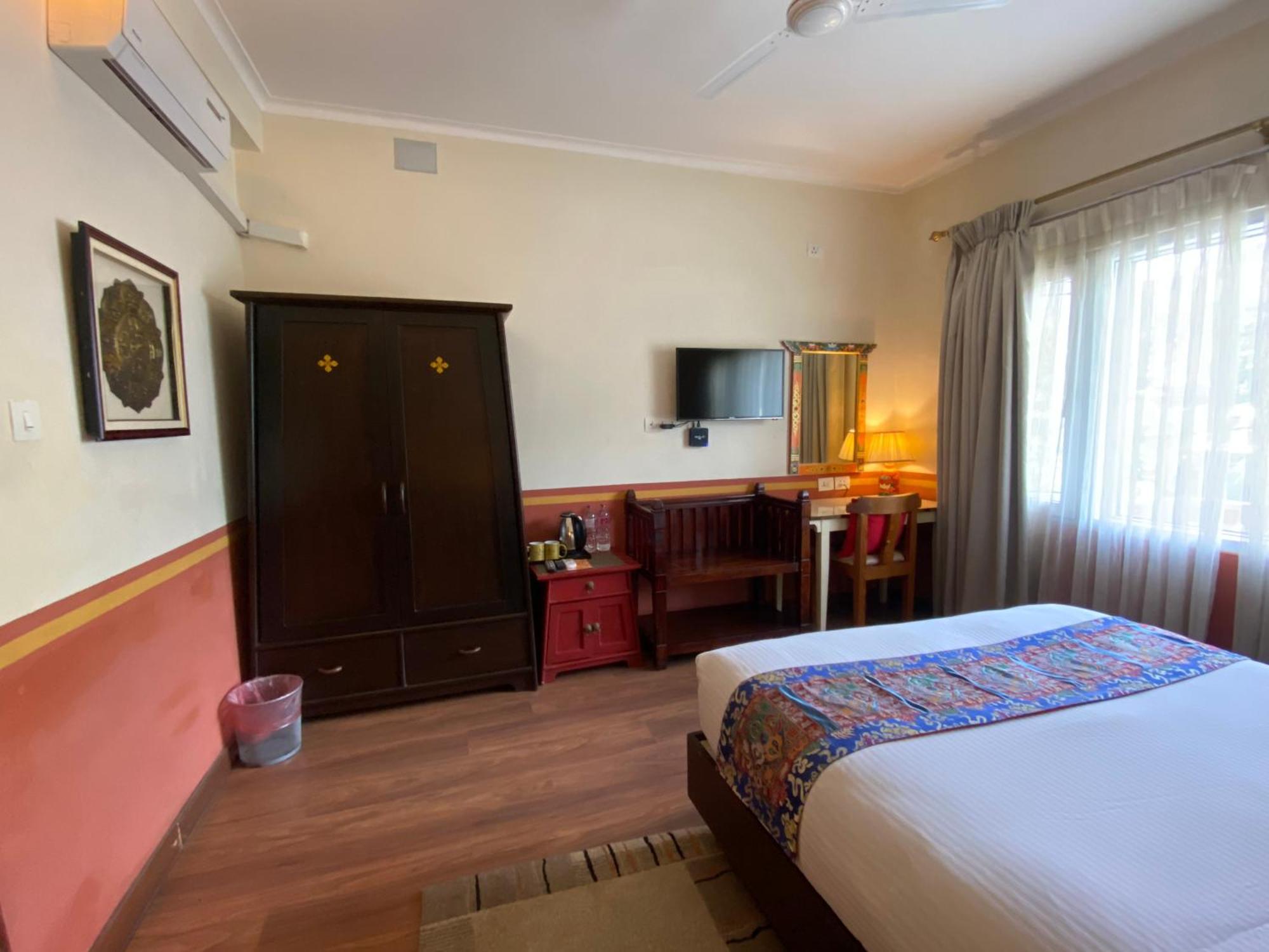 Three Jewels Boutique Hotel Pokhara Exteriör bild