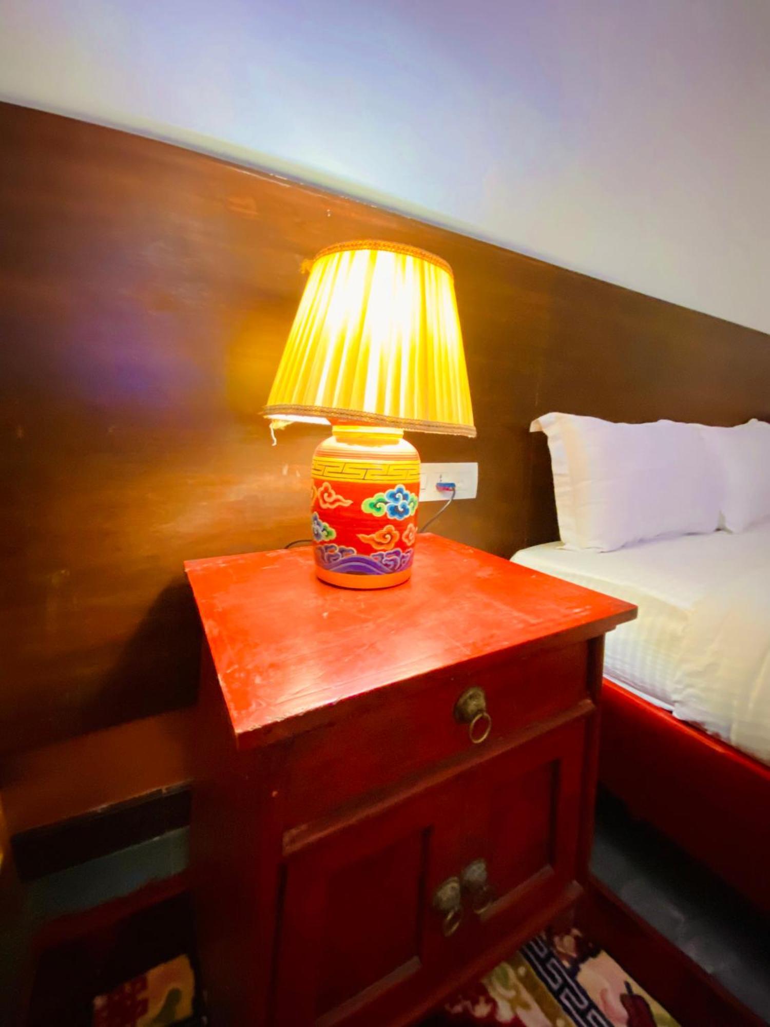 Three Jewels Boutique Hotel Pokhara Exteriör bild