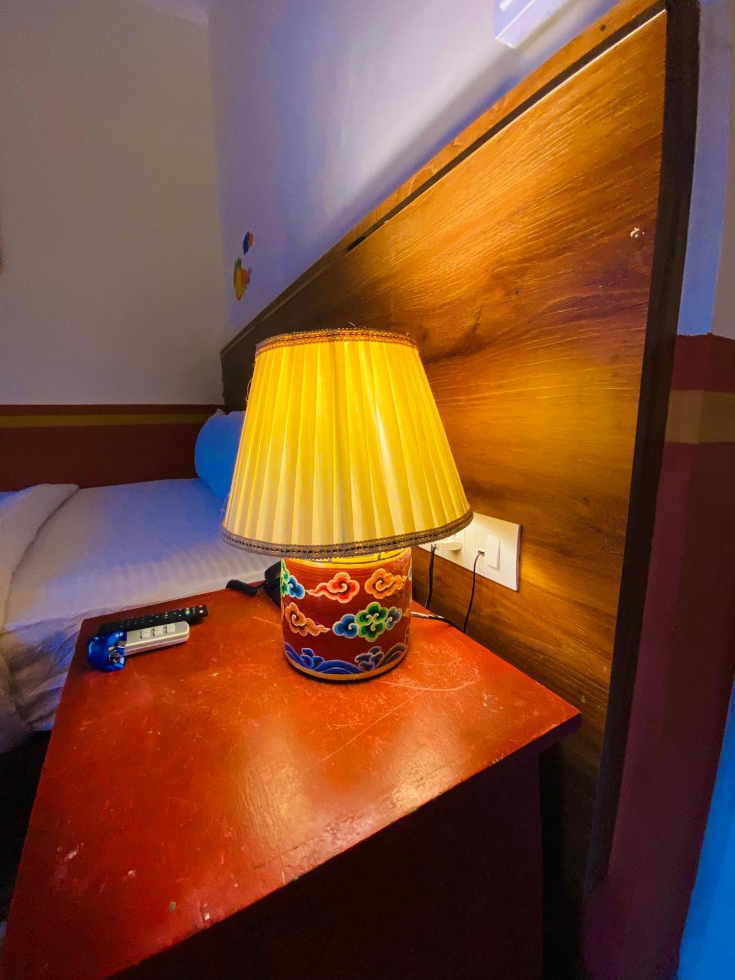 Three Jewels Boutique Hotel Pokhara Exteriör bild