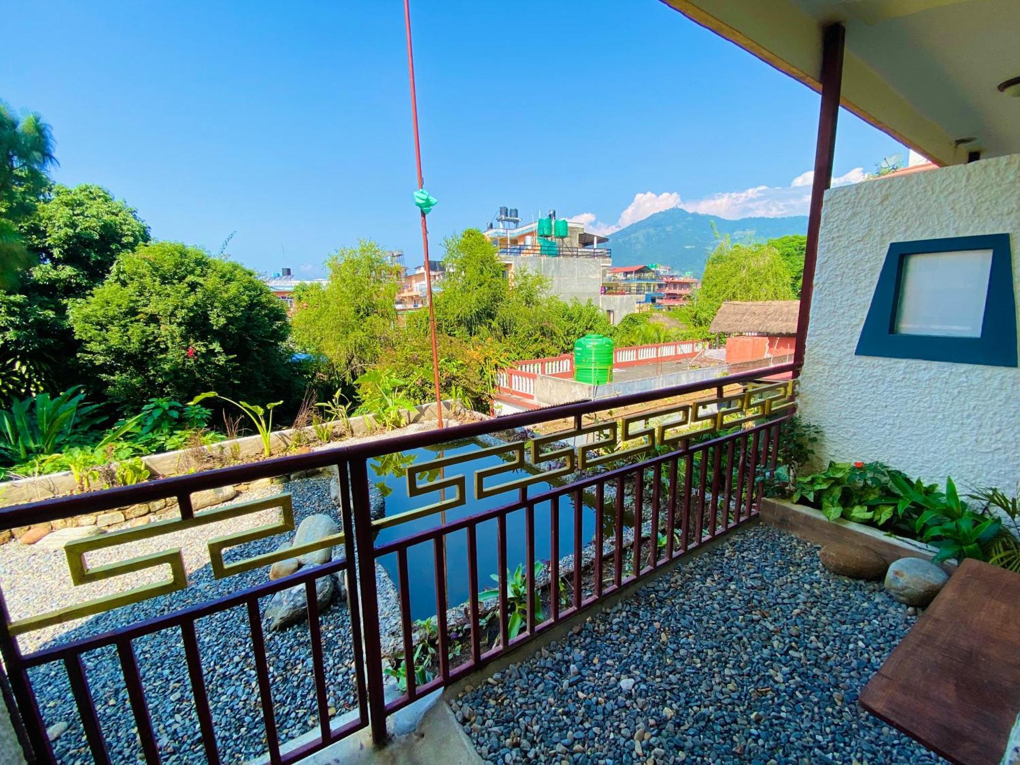 Three Jewels Boutique Hotel Pokhara Exteriör bild