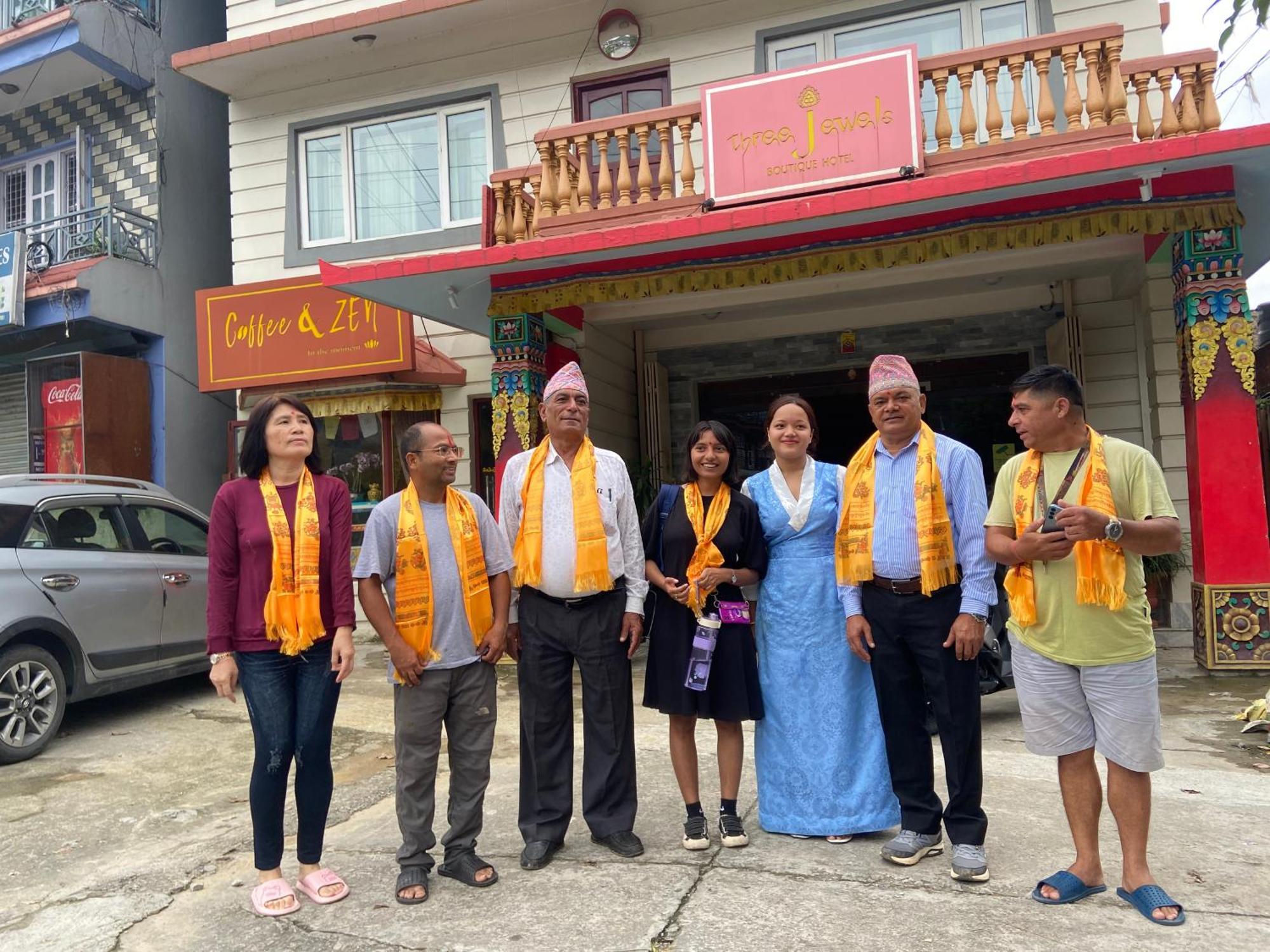 Three Jewels Boutique Hotel Pokhara Exteriör bild