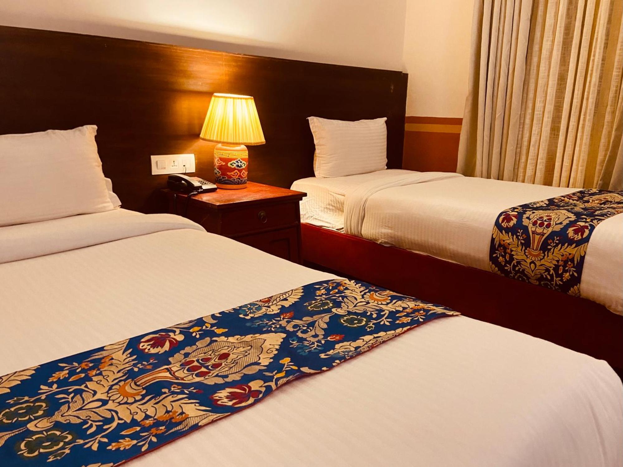 Three Jewels Boutique Hotel Pokhara Exteriör bild
