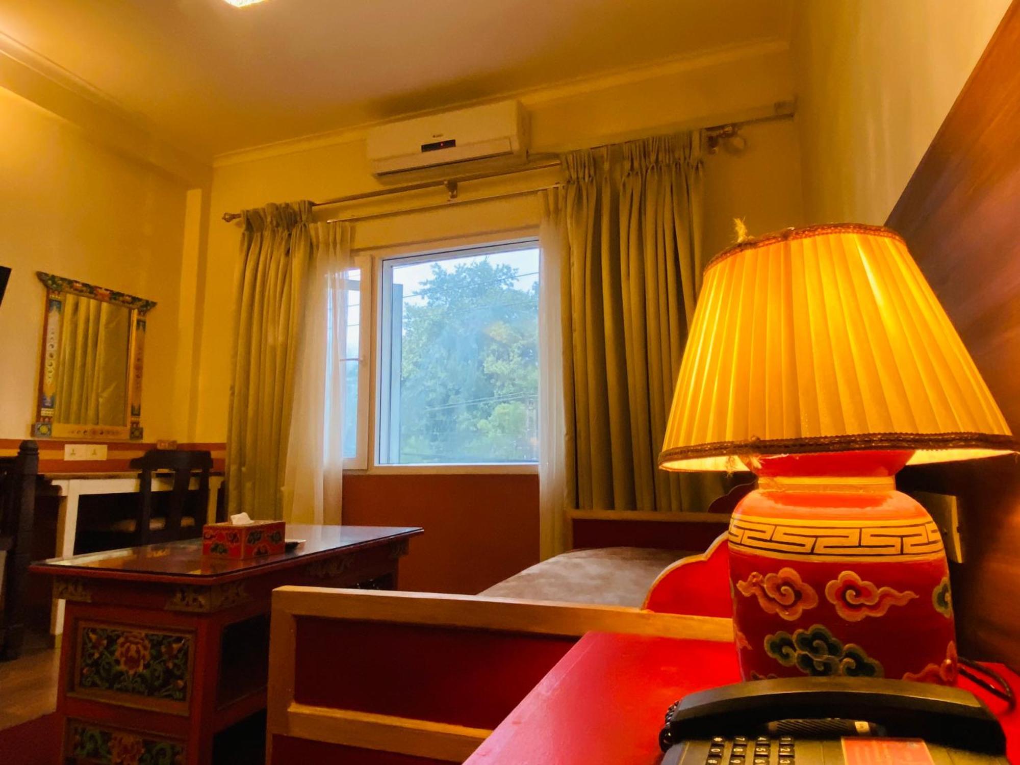Three Jewels Boutique Hotel Pokhara Exteriör bild