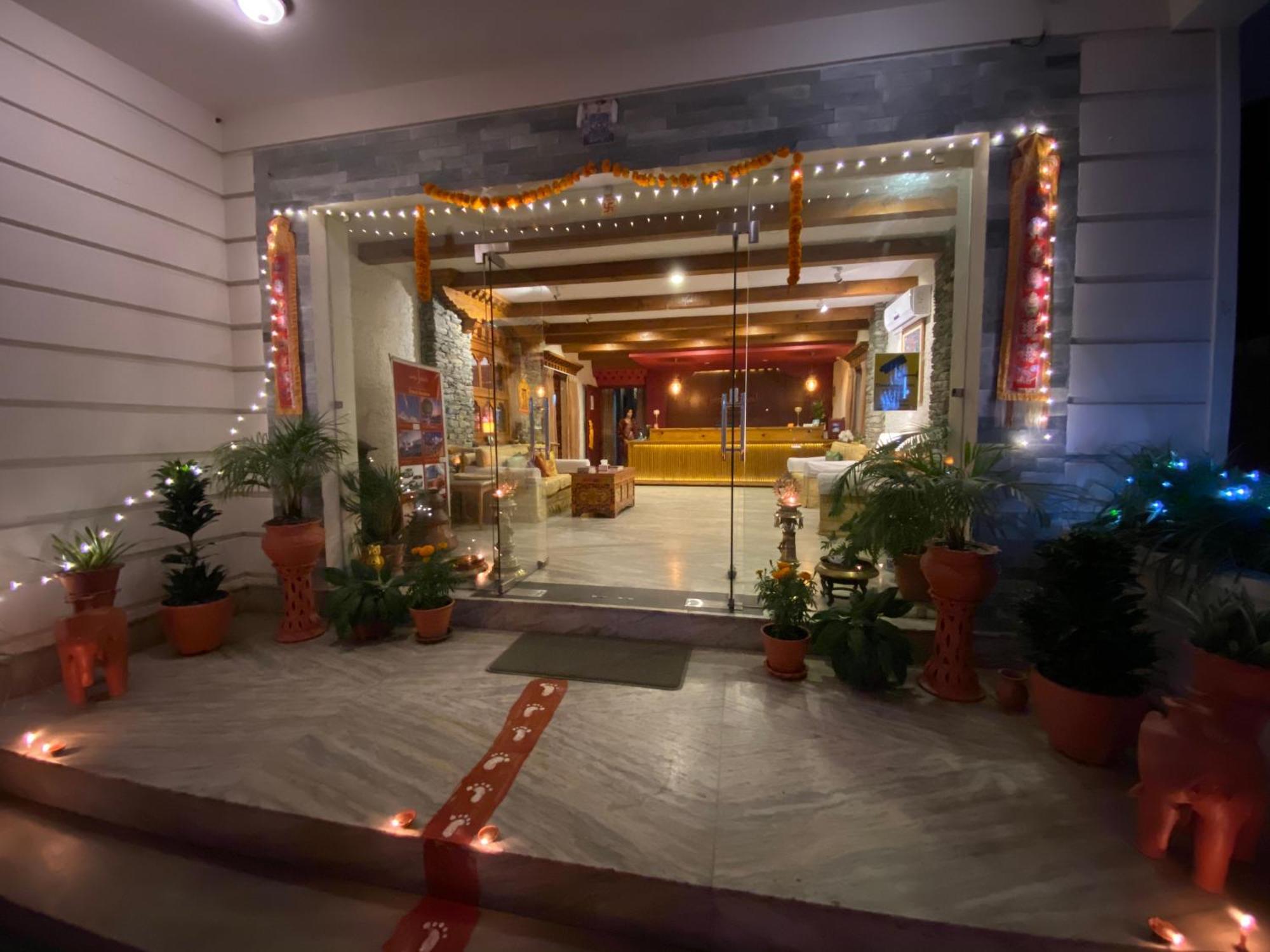 Three Jewels Boutique Hotel Pokhara Exteriör bild